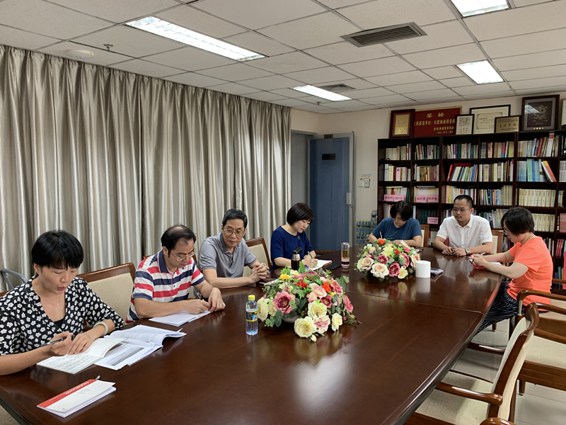 2019-6-3台盟海南省委会机关传达全省公务员工作暨学习贯彻公务员法座谈会精神1_副本.jpg